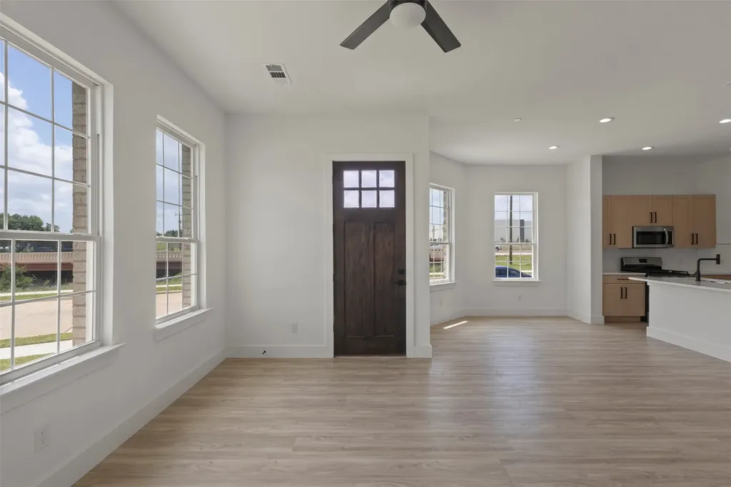 3457 Sanjeev Drive Irving TX 75060