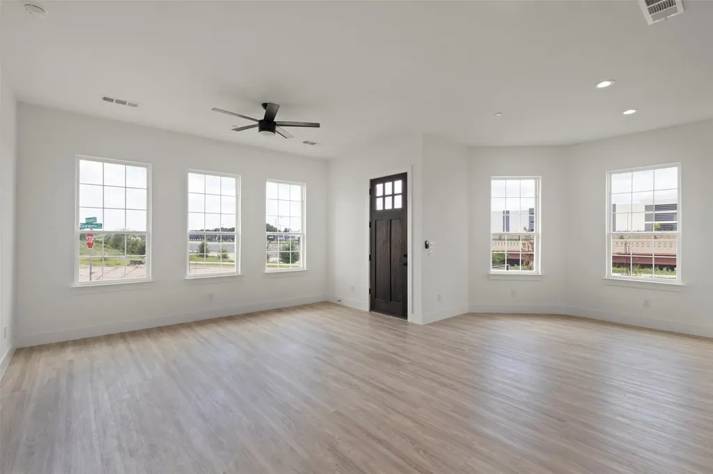 3457 Sanjeev Drive Irving TX 75060