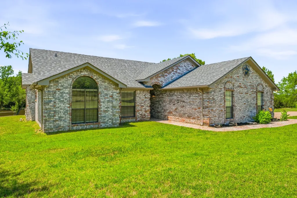 5500 Friendship Road Tolar TX 76476