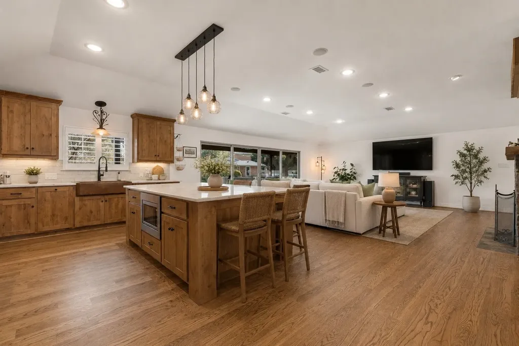 1402 Verano Drive Dallas TX 75218