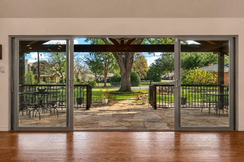 1402 Verano Drive Dallas TX 75218