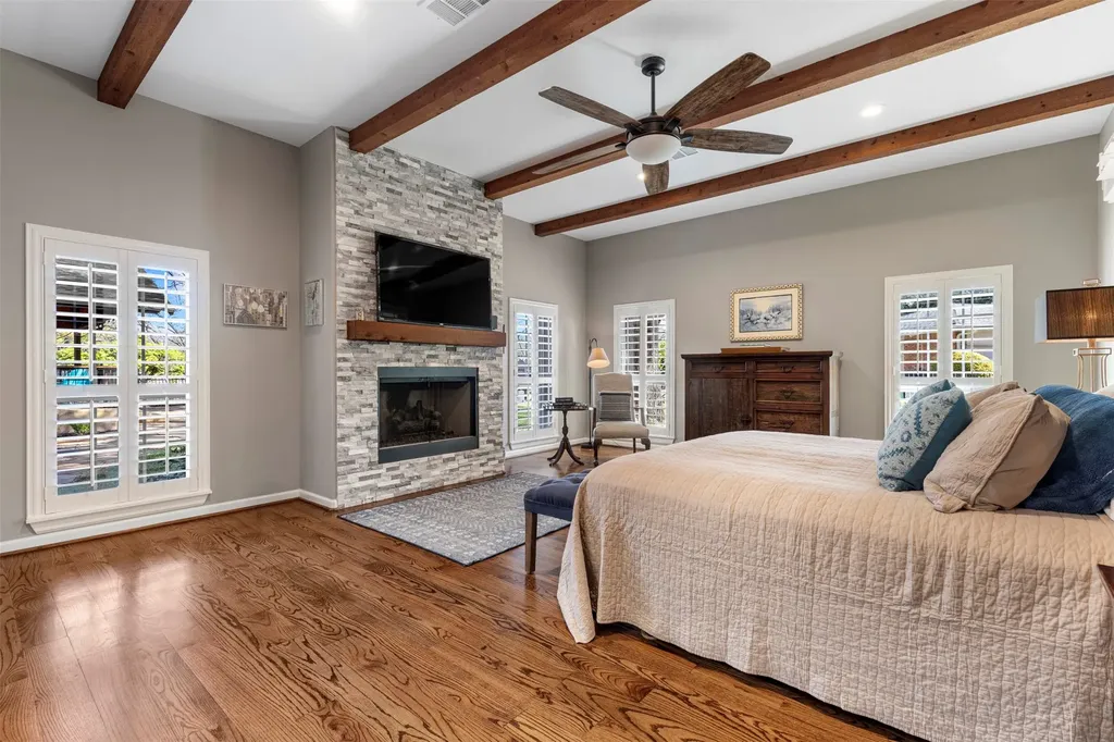 1402 Verano Drive Dallas TX 75218
