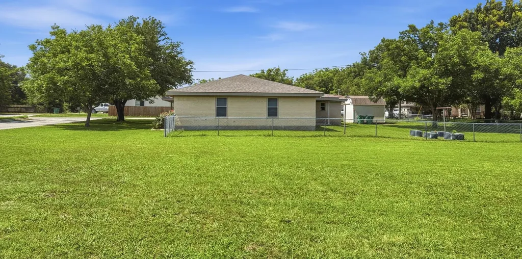 610 Meadowlark Street Hamilton TX 76531