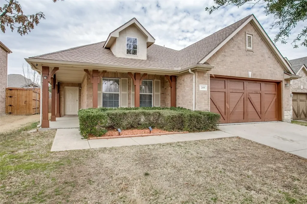 209 Moonlight Drive Euless TX 76039