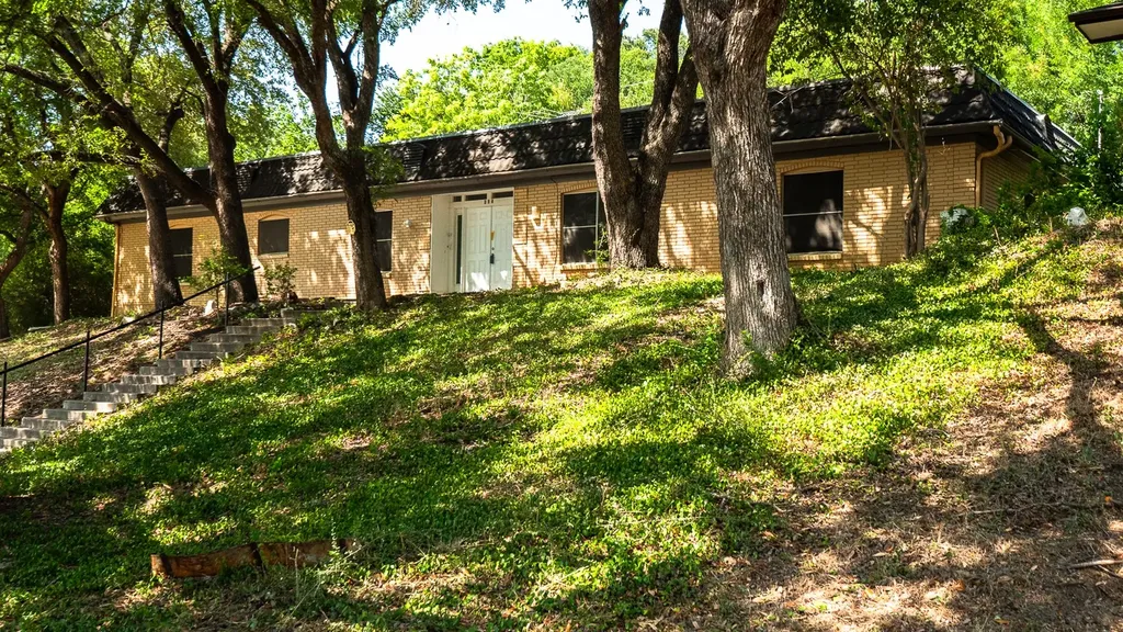 605 Blue Lake Drive Fort Worth TX 76103
