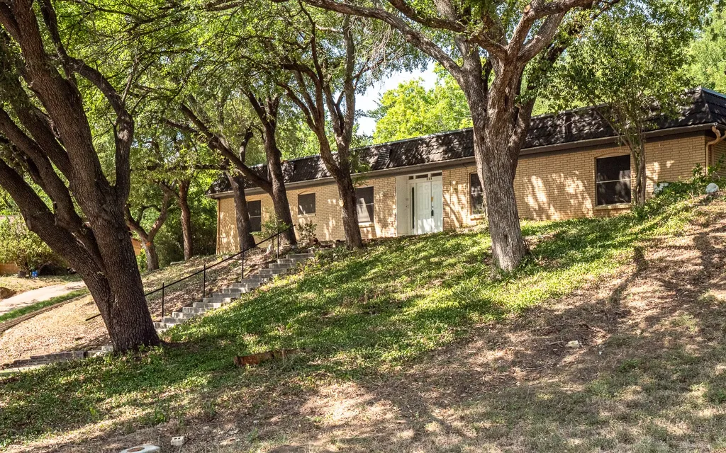 605 Blue Lake Drive Fort Worth TX 76103