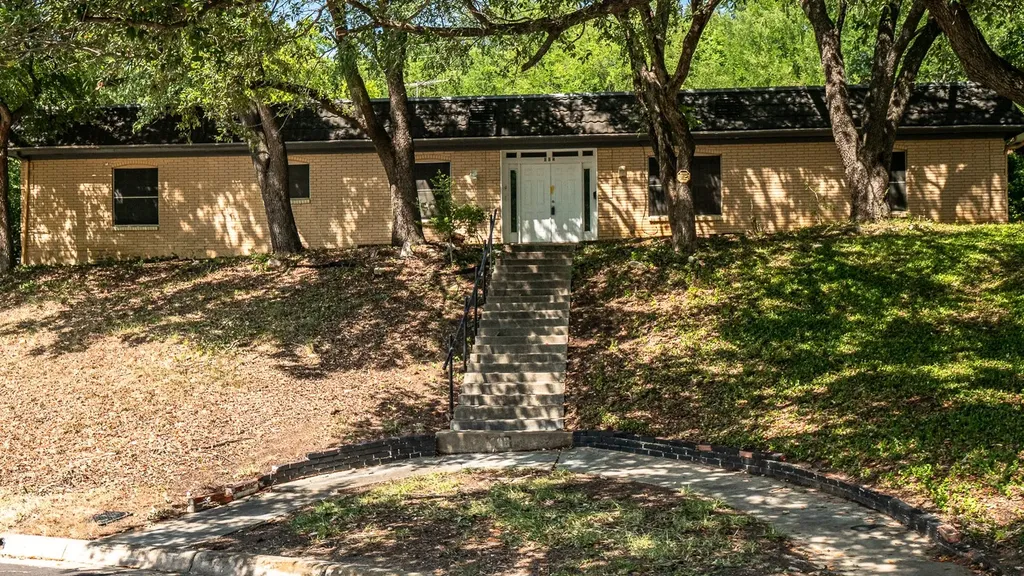 605 Blue Lake Drive Fort Worth TX 76103