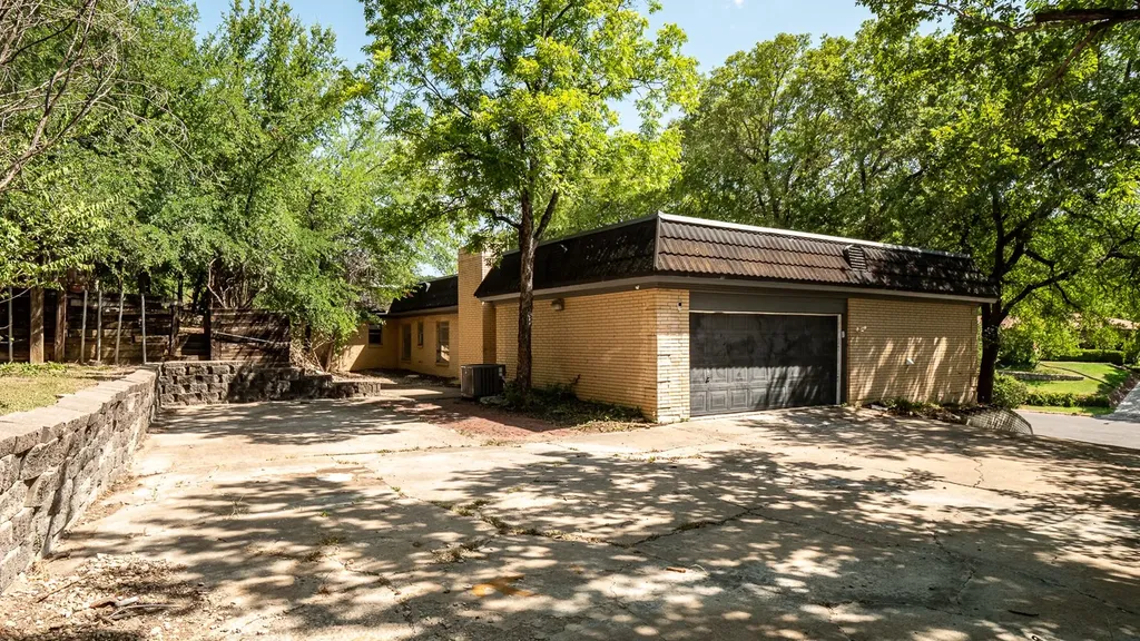 605 Blue Lake Drive Fort Worth TX 76103