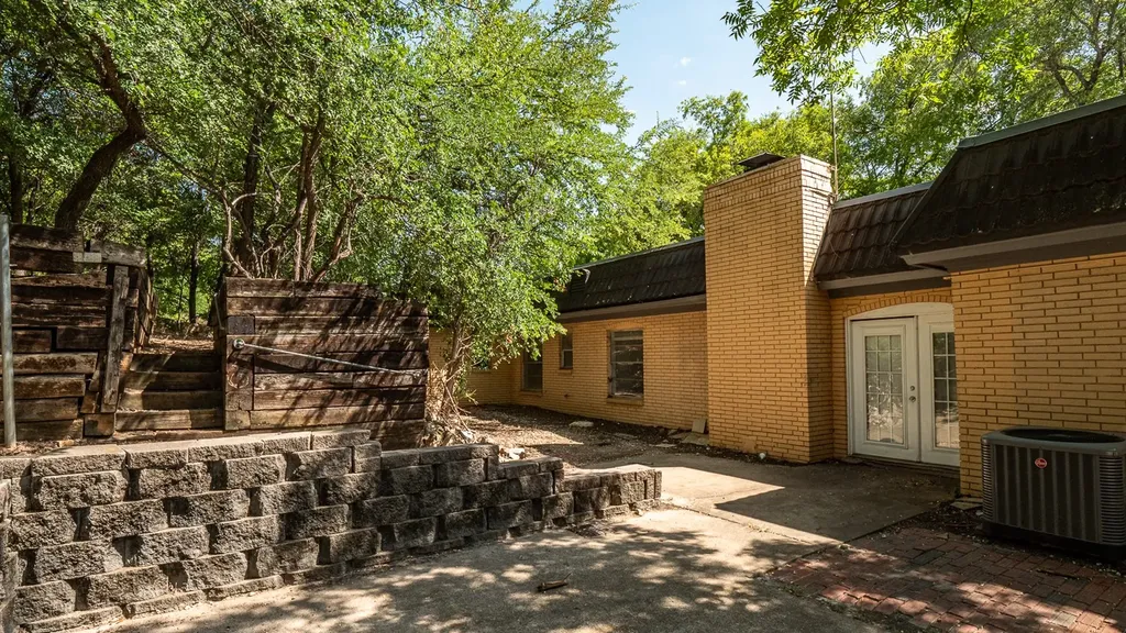 605 Blue Lake Drive Fort Worth TX 76103