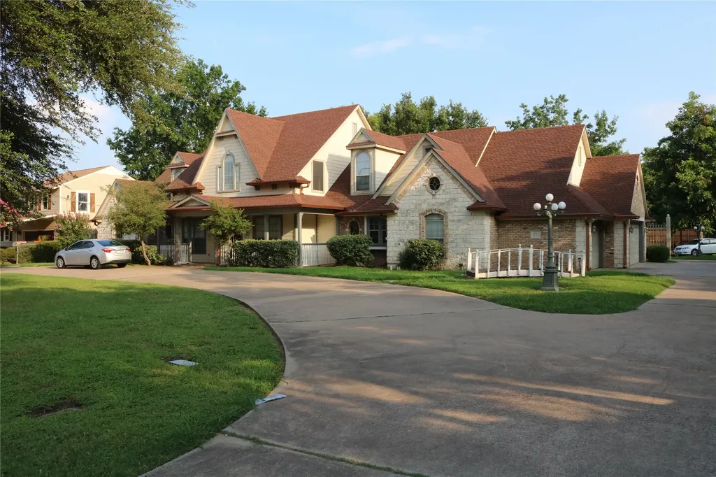 3010 Saint Lo Irving TX 75060
