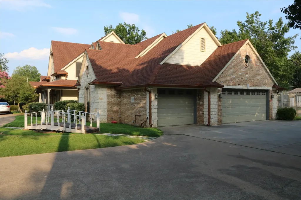 3010 Saint Lo Irving TX 75060