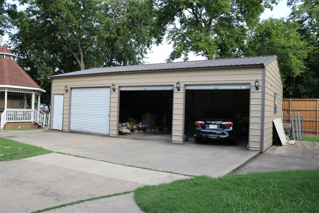 3010 Saint Lo Irving TX 75060