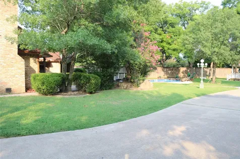 3010 Saint Lo Irving TX 75060