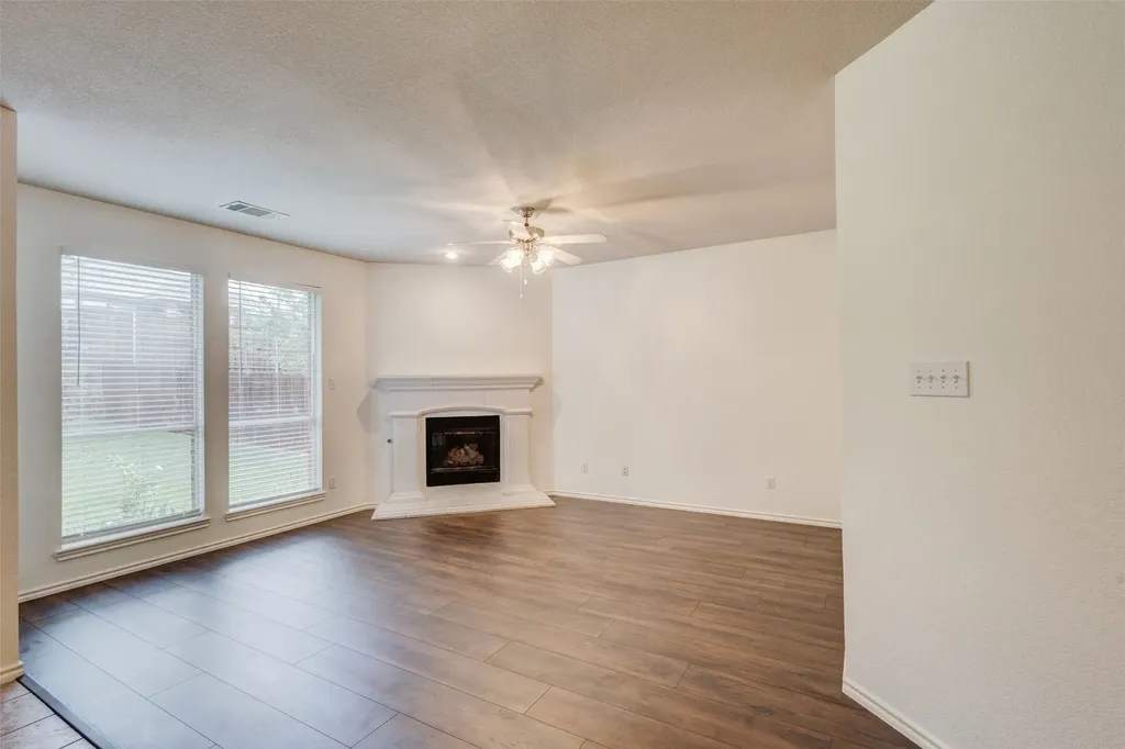 7048 Summit Parc Drive Dallas TX 75249