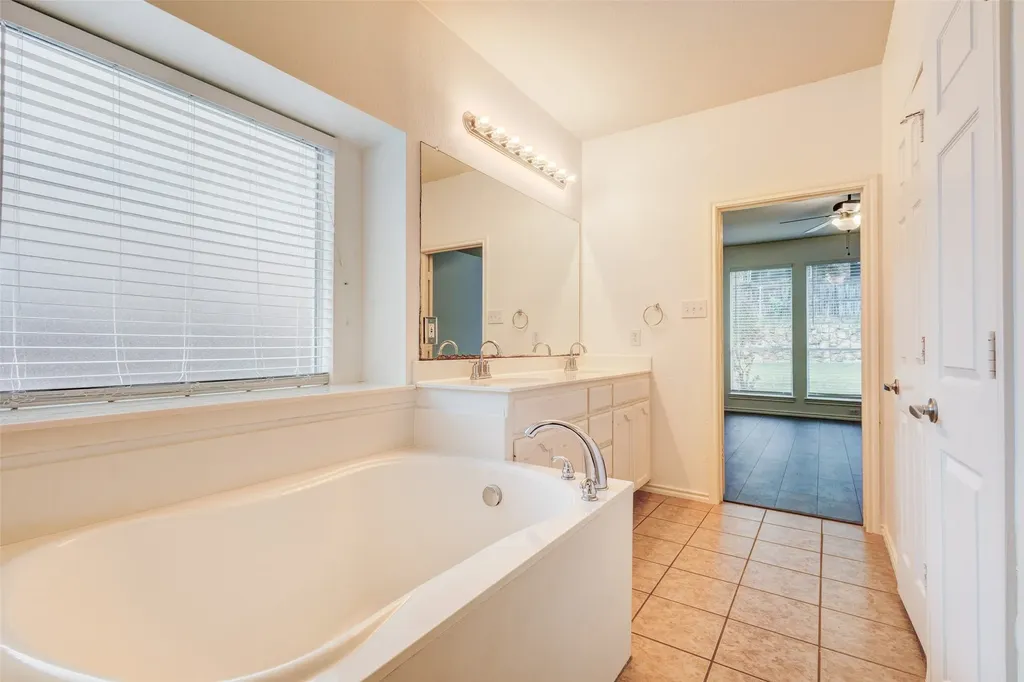 7048 Summit Parc Drive Dallas TX 75249