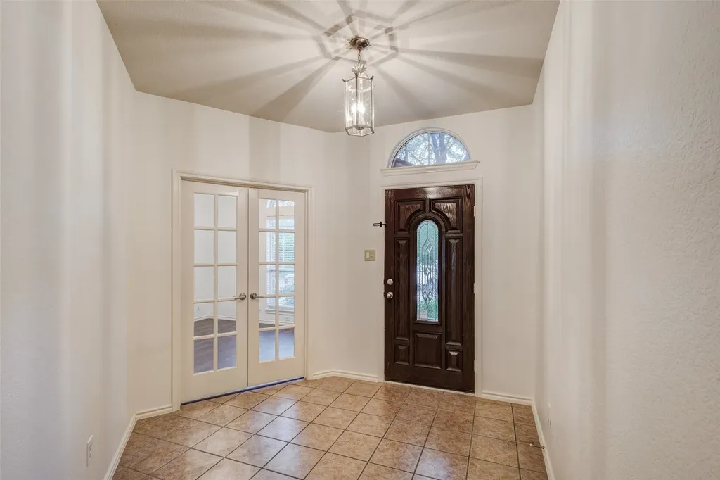 7048 Summit Parc Drive Dallas TX 75249