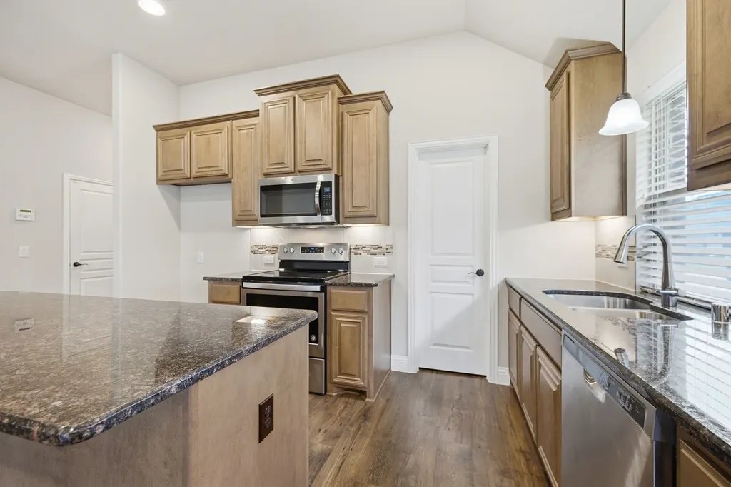 515 Lakeview Drive Alvarado TX 76009