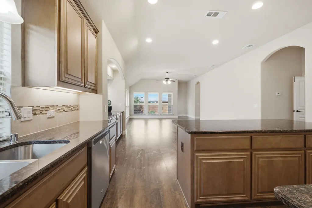 515 Lakeview Drive Alvarado TX 76009