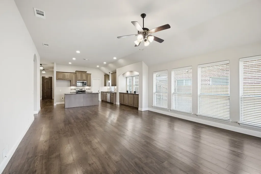 515 Lakeview Drive Alvarado TX 76009