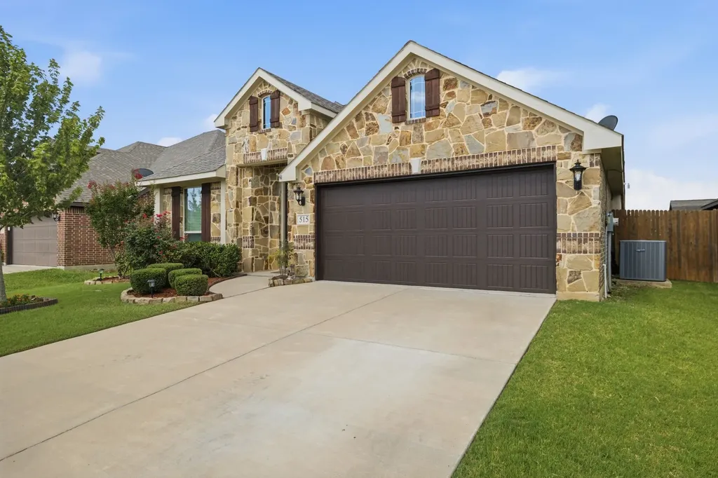 515 Lakeview Drive Alvarado TX 76009