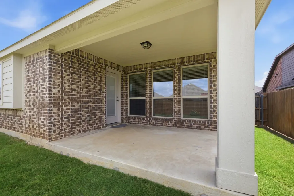 515 Lakeview Drive Alvarado TX 76009