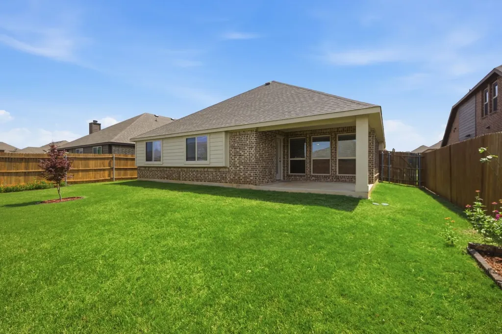 515 Lakeview Drive Alvarado TX 76009