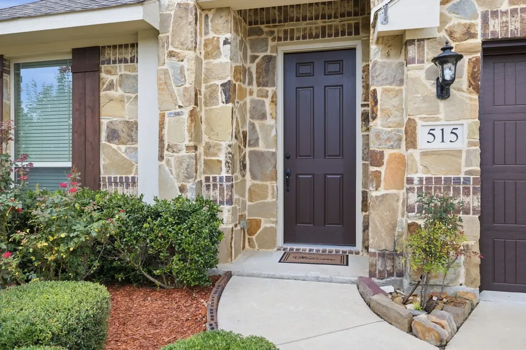 515 Lakeview Drive Alvarado TX 76009