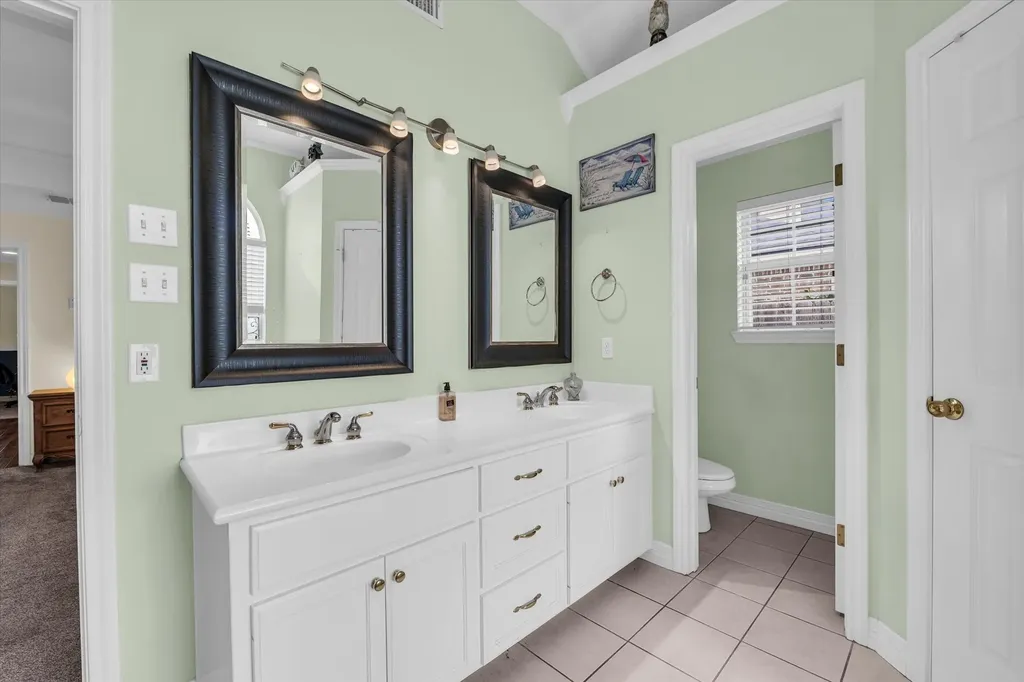 1304 Darbyton Drive Hewitt TX 76643