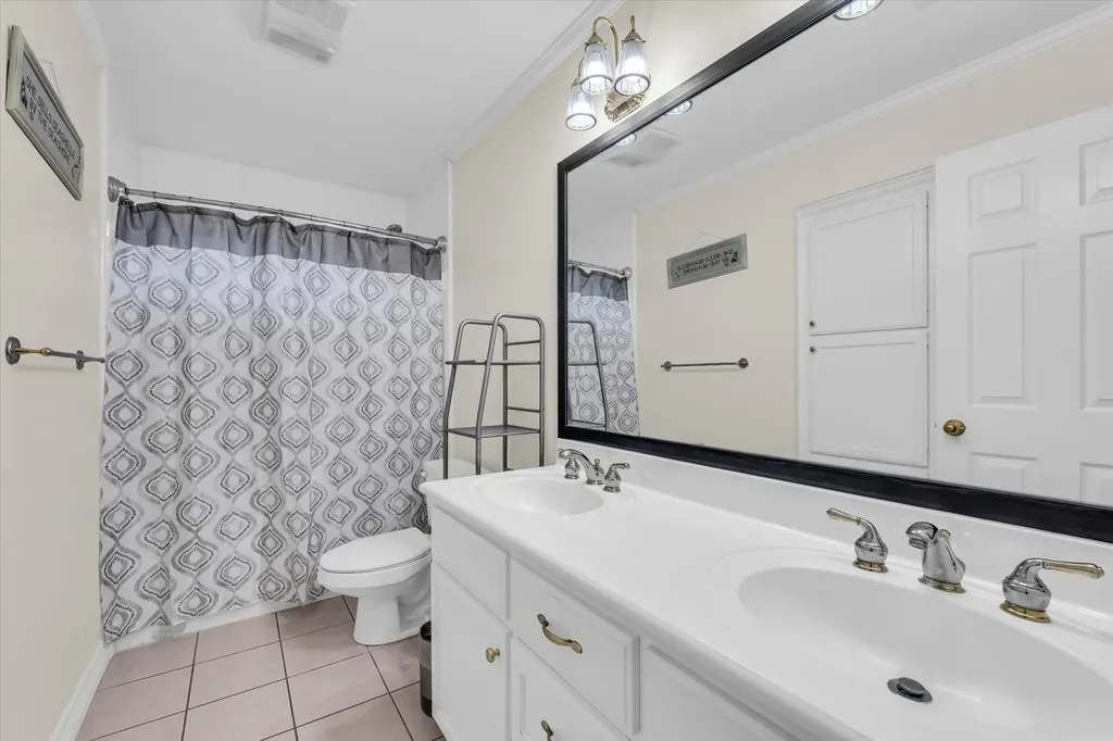 1304 Darbyton Drive Hewitt TX 76643
