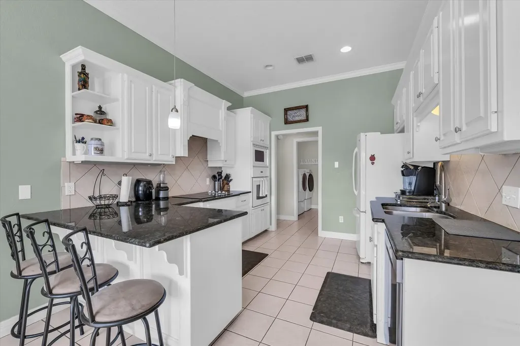 1304 Darbyton Drive Hewitt TX 76643