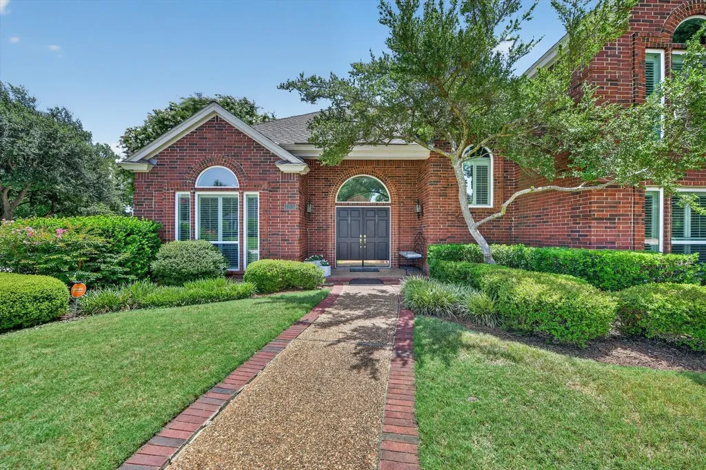 4305 Green Meadow Street E Colleyville TX 76034
