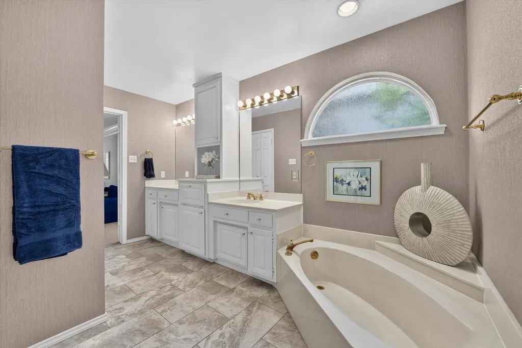 4305 Green Meadow Street E Colleyville TX 76034