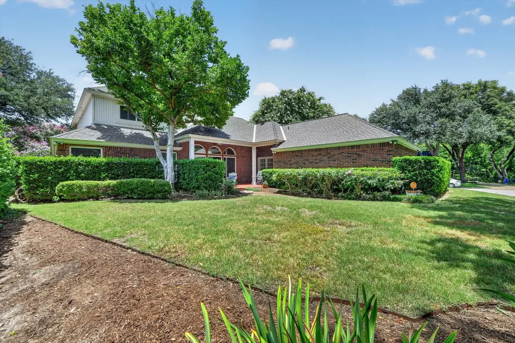 4305 Green Meadow Street E Colleyville TX 76034
