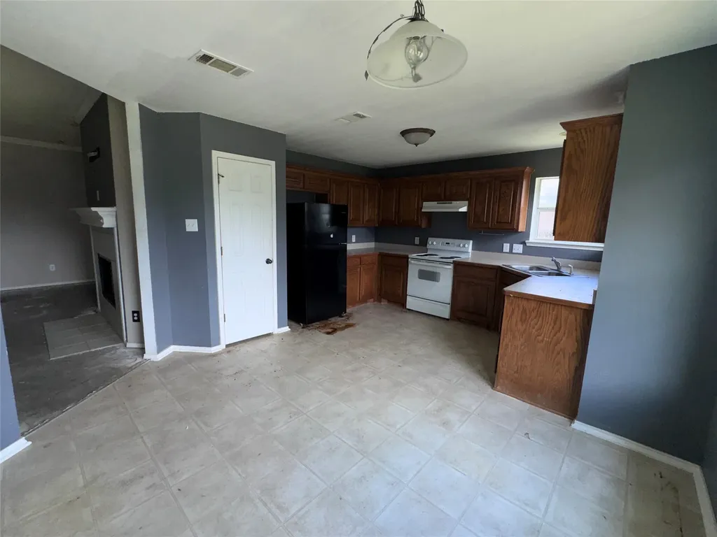 517 Birch Street Crowley TX 76036