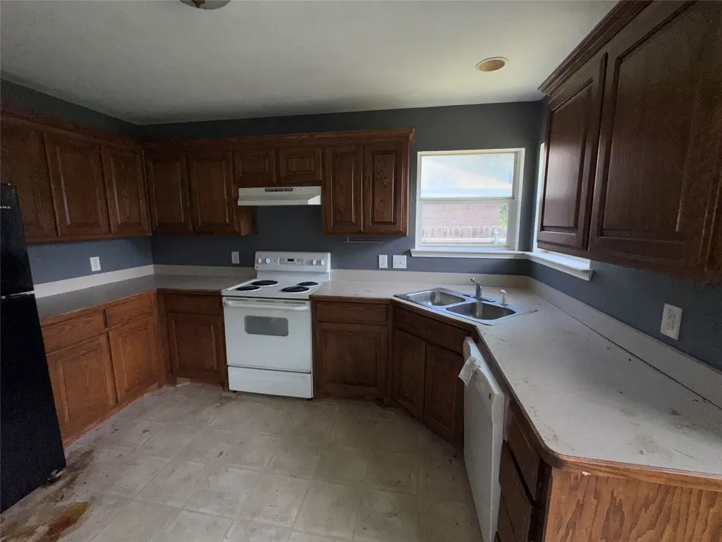 517 Birch Street Crowley TX 76036