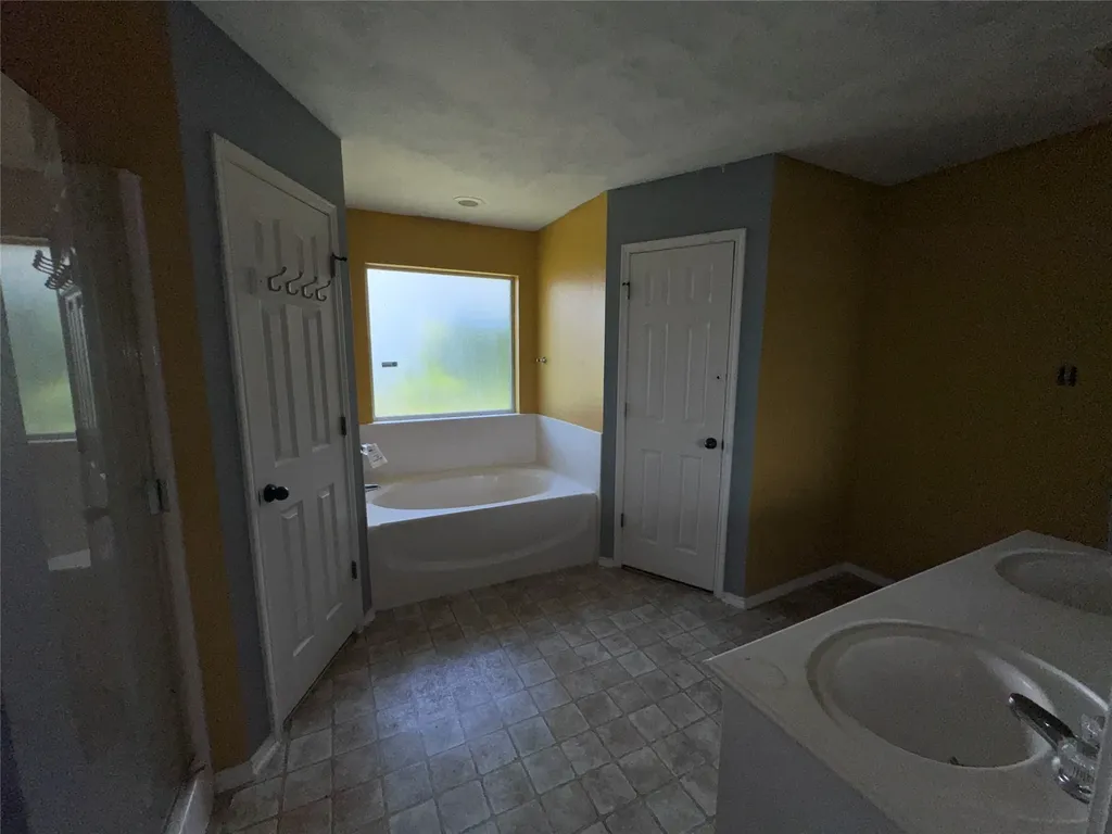 517 Birch Street Crowley TX 76036