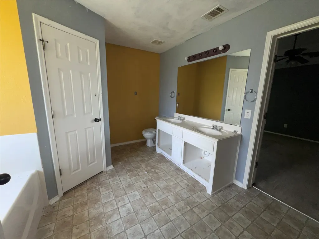 517 Birch Street Crowley TX 76036