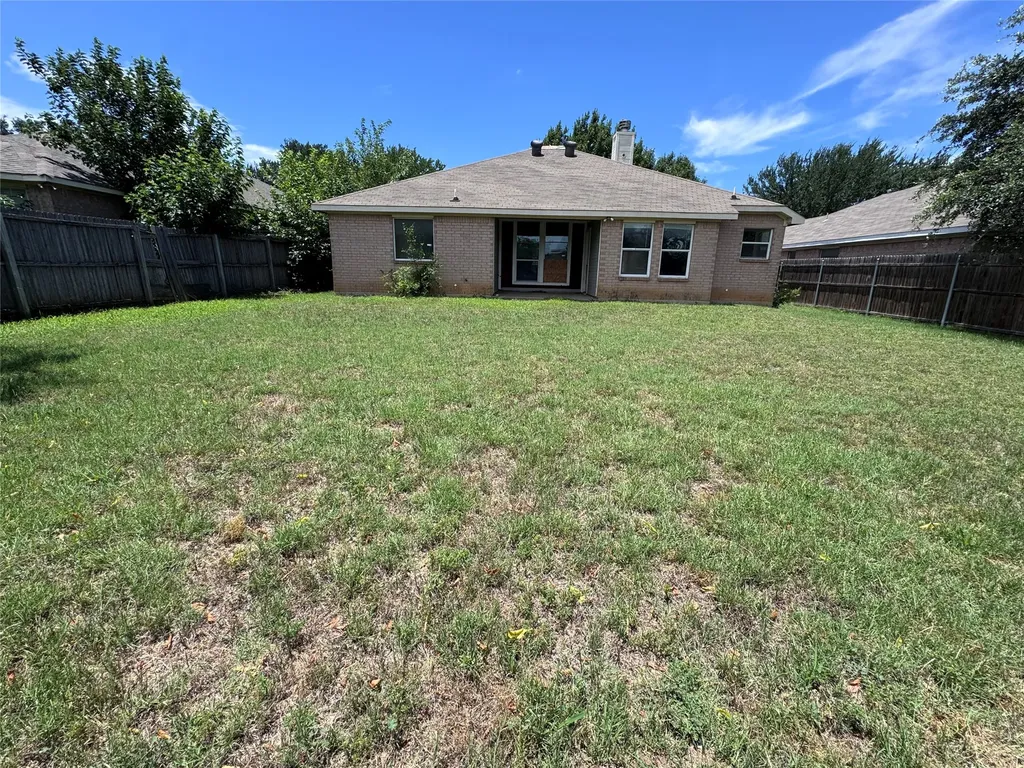 517 Birch Street Crowley TX 76036