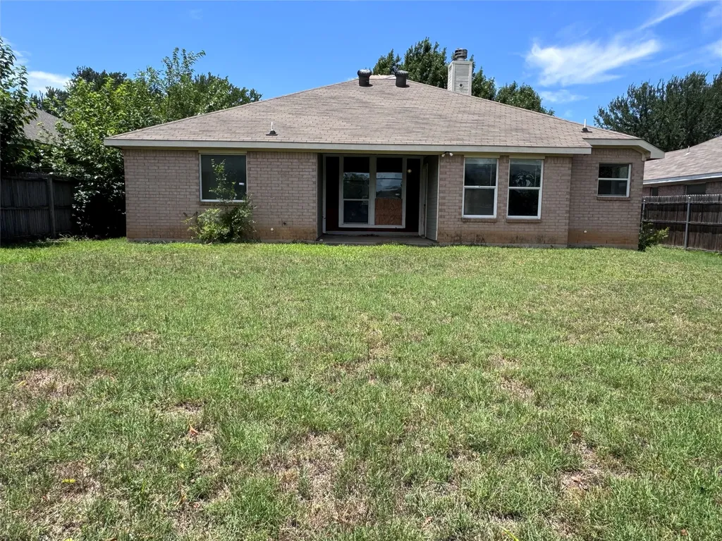 517 Birch Street Crowley TX 76036
