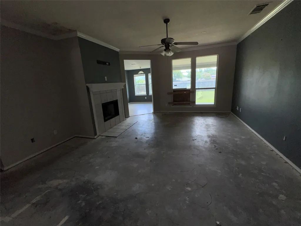 517 Birch Street Crowley TX 76036