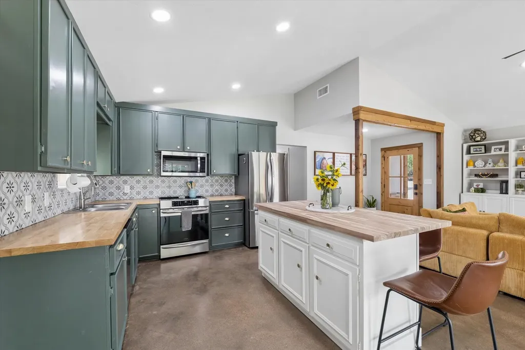 286 Benevolence Way China Spring TX 76633