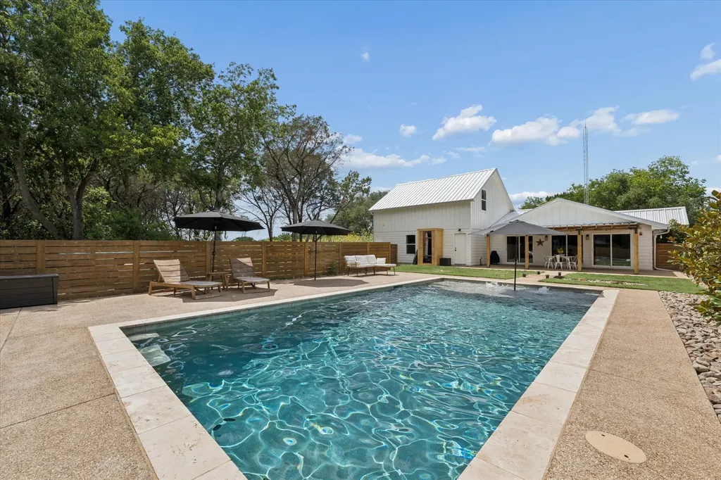 286 Benevolence Way China Spring TX 76633