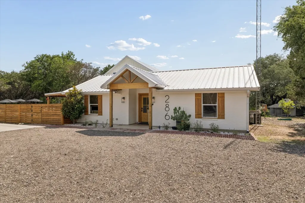 286 Benevolence Way China Spring TX 76633