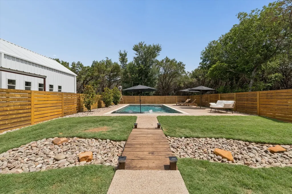 286 Benevolence Way China Spring TX 76633
