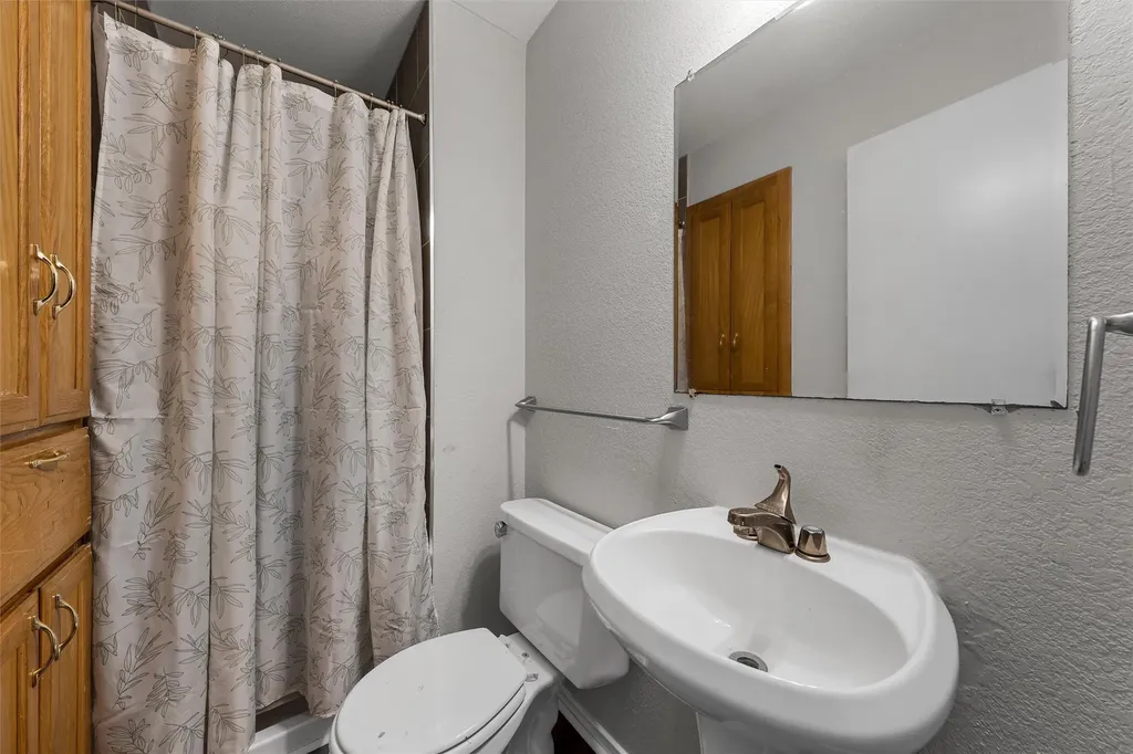 1307 Luanne Bellmead TX 76705
