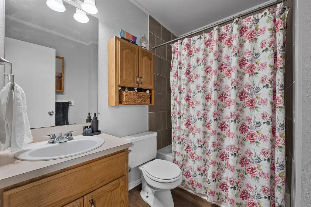 1307 Luanne Bellmead TX 76705