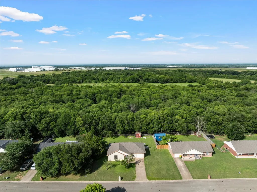 1307 Luanne Bellmead TX 76705