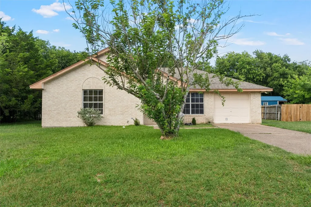 1307 Luanne Bellmead TX 76705
