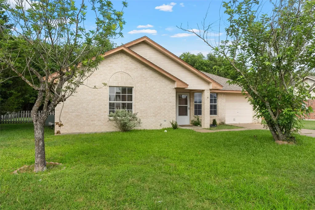 1307 Luanne Bellmead TX 76705