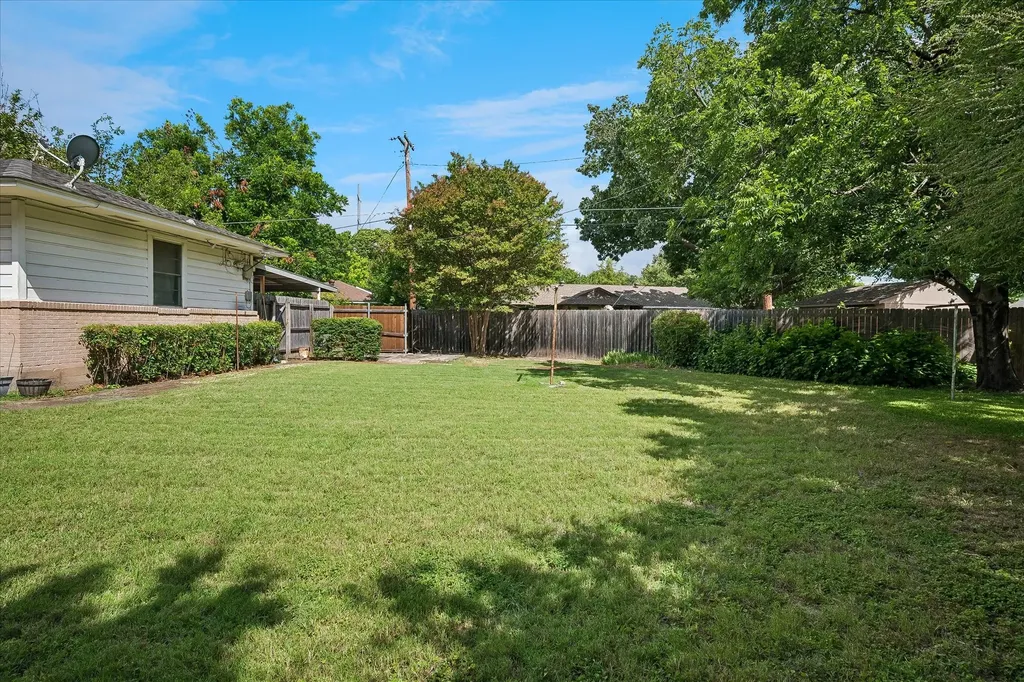 1631 Macmanus Drive Dallas TX 75228
